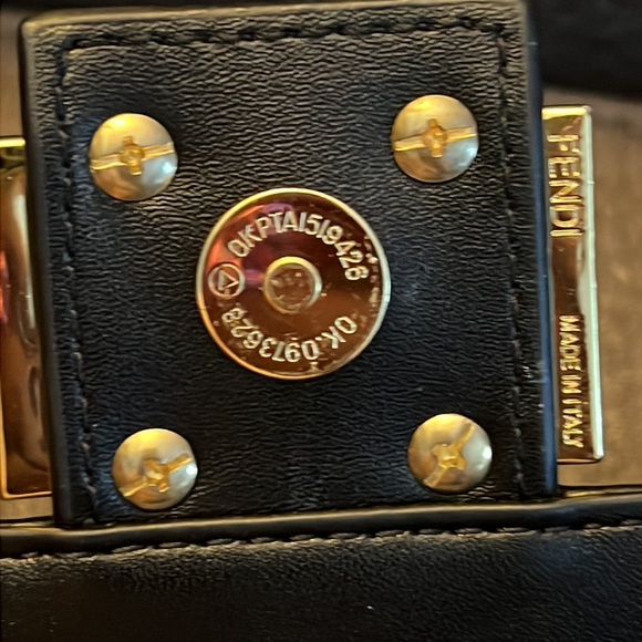 Fendi Baguette Logo Shoulderbag - Picture 11 of 16